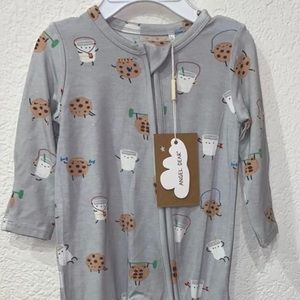 Angel Dear Cookies & Milk Zipper Footie